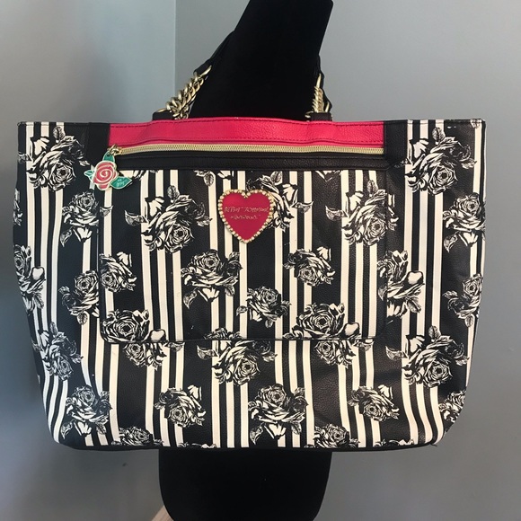 ✨SALE✨Betsey Johnson tote/purse - Picture 2 of 12